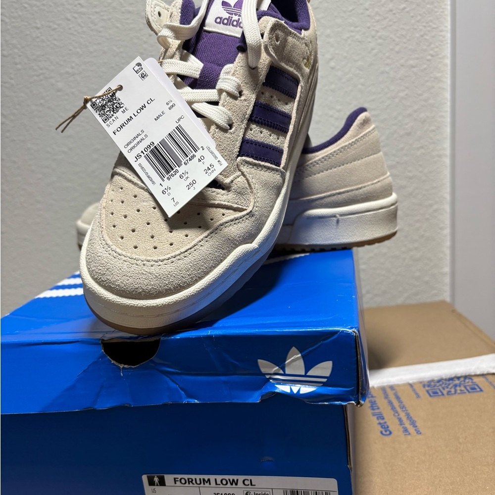 Adidas Forum Low CL Sneakers - Cream and Purple